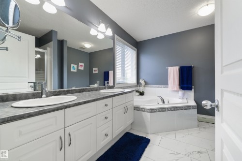 3 Harvard Bay, Spruce Grove, AB 