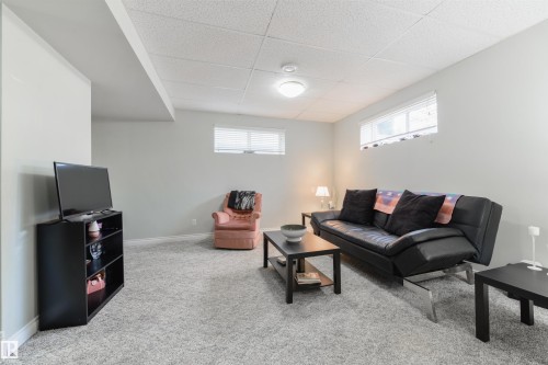3 Harvard Bay, Spruce Grove, AB 