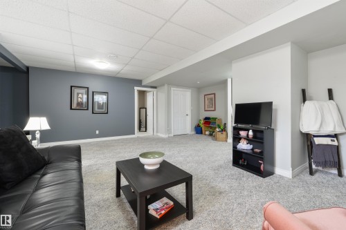 3 Harvard Bay, Spruce Grove, AB 