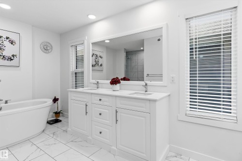 17830 62A Street, Edmonton, AB - Indoor Photo Showing Bathroom