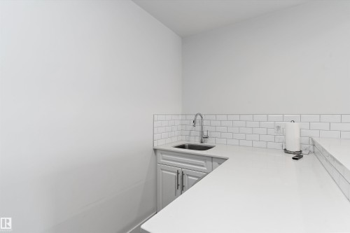 17830 62A Street, Edmonton, AB - Indoor
