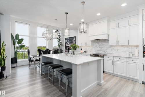17830 62A Street, Edmonton, AB - Indoor Photo Showing Kitchen With Upgraded Kitchen