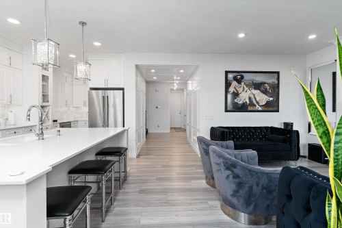 17830 62A Street, Edmonton, AB - Indoor Photo Showing Kitchen With Upgraded Kitchen
