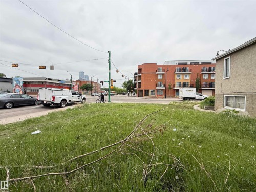 Image quality insufficient for description - 10737 95 Street, Edmonton, AB 