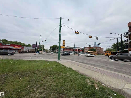 Image quality insufficient for description - 10737 95 Street, Edmonton, AB 