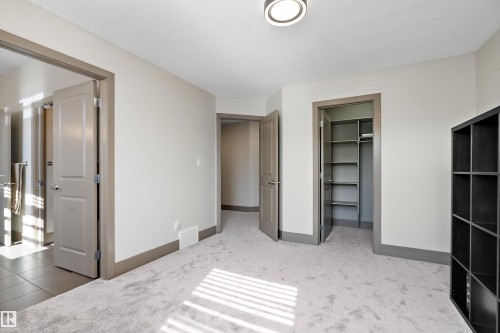 6411 Mann Court, Edmonton, AB 