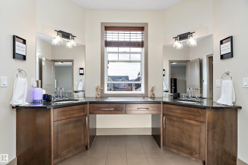 6411 Mann Court, Edmonton, AB 