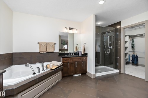 6411 Mann Court, Edmonton, AB 