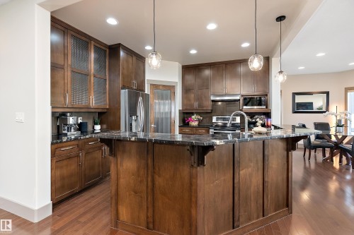 6411 Mann Court, Edmonton, AB 