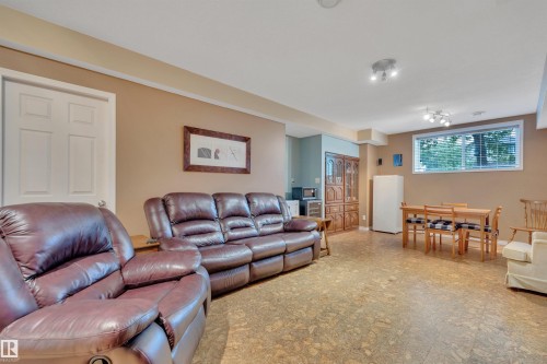 21306 87A Avenue, Edmonton, AB 