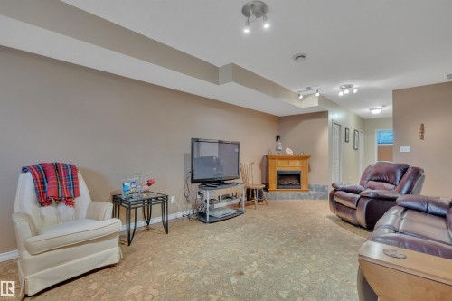 21306 87A Avenue, Edmonton, AB 