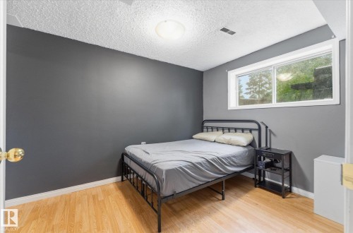 8 Golden Spike Road, Stony Plain, AB 