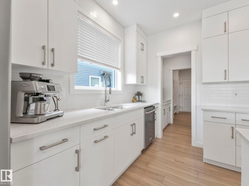 6404 176 Avenue, Edmonton, AB 