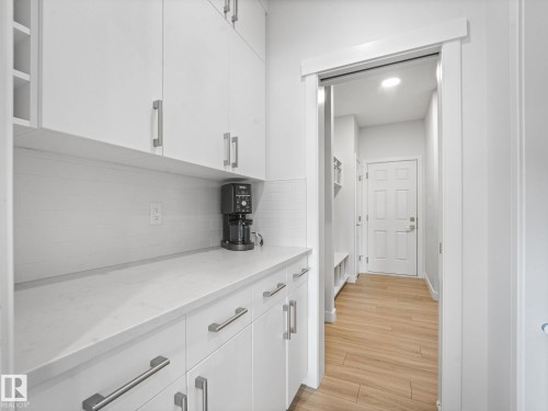 6404 176 Avenue, Edmonton, AB 