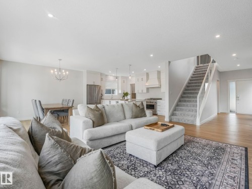6404 176 Avenue, Edmonton, AB 