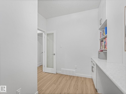 6404 176 Avenue, Edmonton, AB 