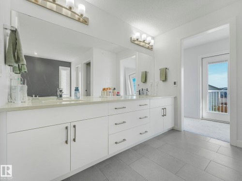 6404 176 Avenue, Edmonton, AB 