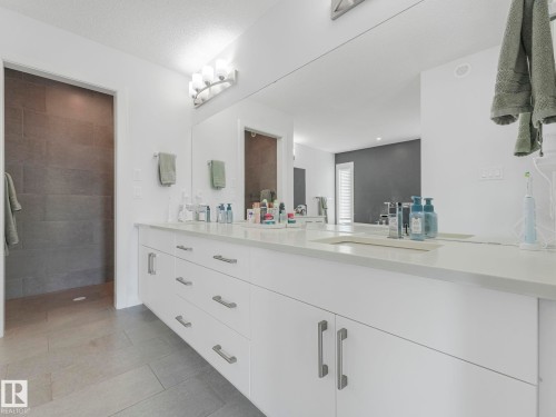 6404 176 Avenue, Edmonton, AB 