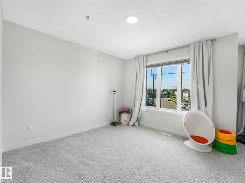 6404 176 Avenue, Edmonton, AB 