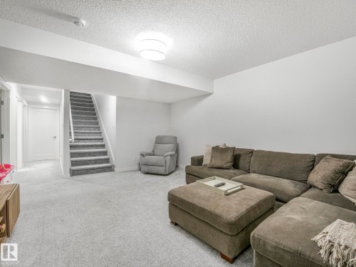 6404 176 Avenue, Edmonton, AB 