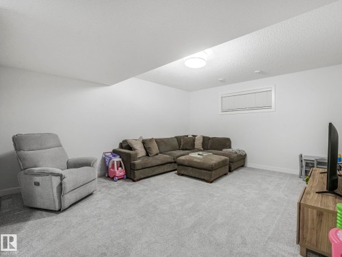 6404 176 Avenue, Edmonton, AB 