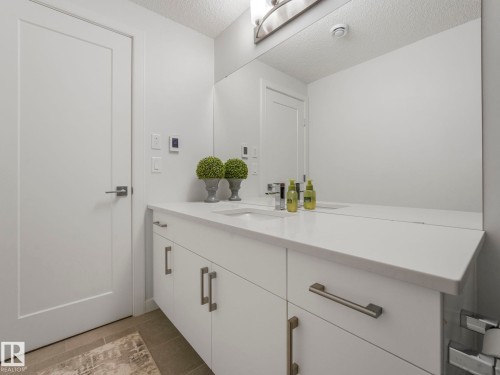 6404 176 Avenue, Edmonton, AB 