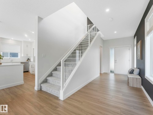 6404 176 Avenue, Edmonton, AB 