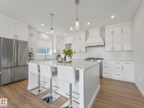 6404 176 Avenue, Edmonton, AB 