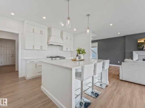 6404 176 Avenue, Edmonton, AB 