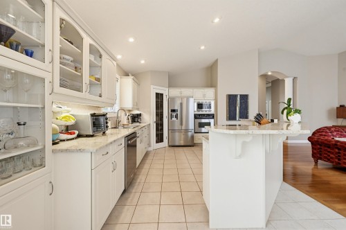 28 Prestige Point(E), Edmonton, AB - Indoor Photo Showing Kitchen With Upgraded Kitchen