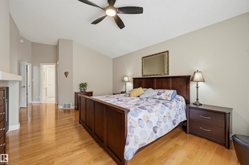 28 Prestige Point(E), Edmonton, AB - Indoor Photo Showing Bedroom