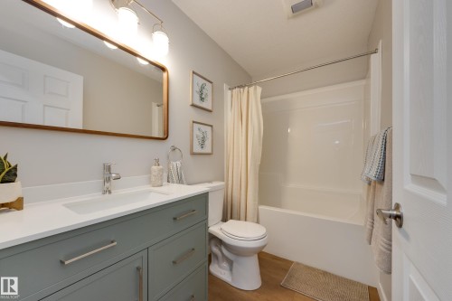 29 Chungo Drive, Devon, AB - Indoor Photo Showing Bathroom