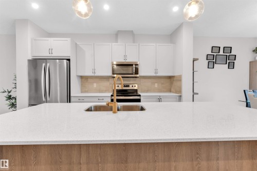 3607 6 Avenue, Edmonton, AB - Indoor Photo Showing Kitchen With Double Sink