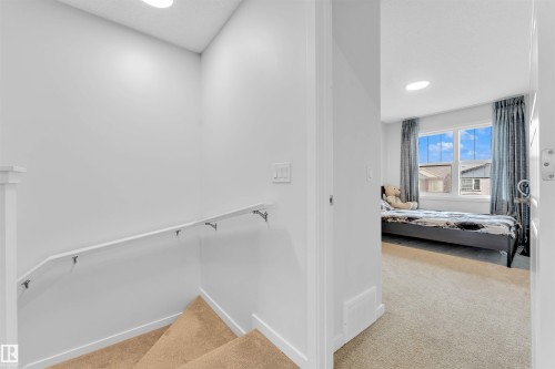 3607 6 Avenue, Edmonton, AB - Indoor Photo Showing Other Room