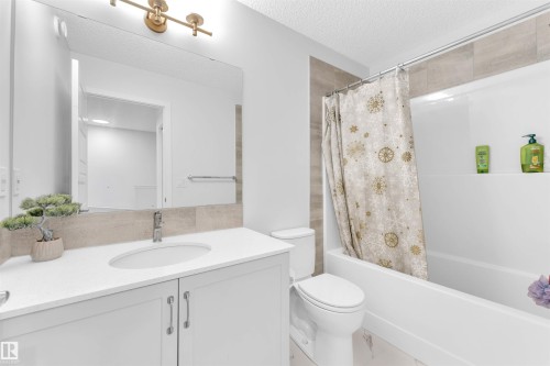 3607 6 Avenue, Edmonton, AB - Indoor Photo Showing Bathroom