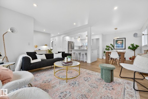 8604 142 Street, Edmonton, AB - Indoor Photo Showing Living Room