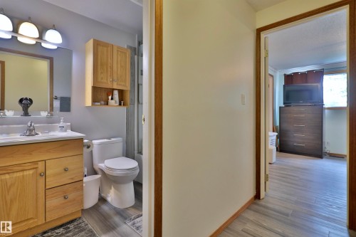 144 Cameron Crescent, Wetaskiwin, AB - Indoor Photo Showing Bathroom