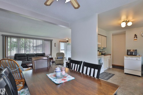 144 Cameron Crescent, Wetaskiwin, AB - Indoor Photo Showing Dining Room