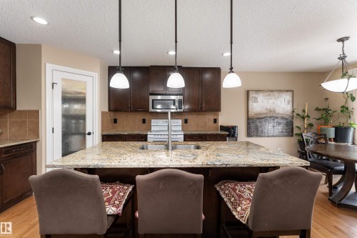 729 37A Avenue, Edmonton, AB - Indoor