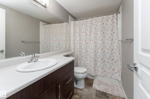 115 3670 139 Avenue, Edmonton, AB - Indoor Photo Showing Bathroom