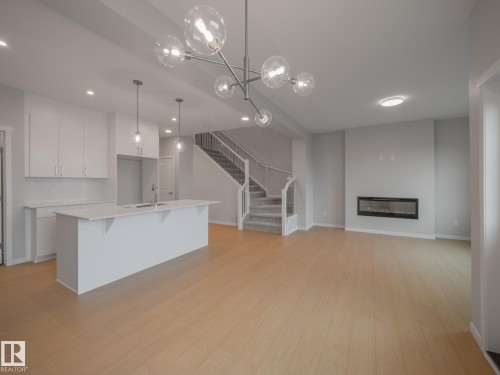 19430 22A Avenue, Edmonton, AB - Indoor