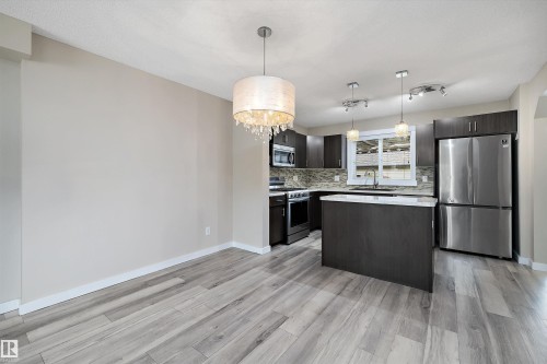 2914 18A Avenue, Edmonton, AB - Indoor Photo Showing Kitchen With Upgraded Kitchen