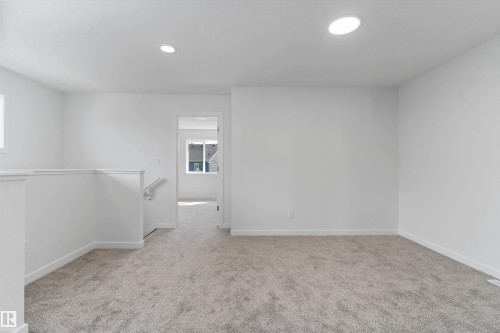 5633 Hawthorn Way Sw, Edmonton, AB - Indoor Photo Showing Other Room