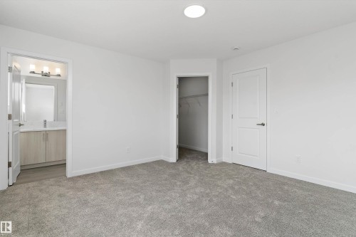 5633 Hawthorn Way Sw, Edmonton, AB - Indoor Photo Showing Other Room
