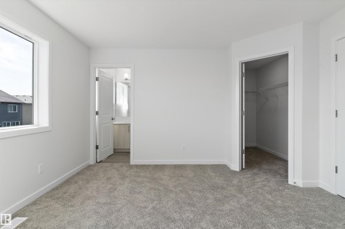 5633 Hawthorn Way Sw, Edmonton, AB - Indoor Photo Showing Other Room
