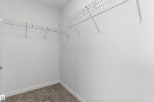 5633 Hawthorn Way Sw, Edmonton, AB - Indoor With Storage