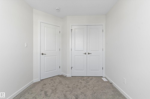 5633 Hawthorn Way Sw, Edmonton, AB - Indoor Photo Showing Other Room