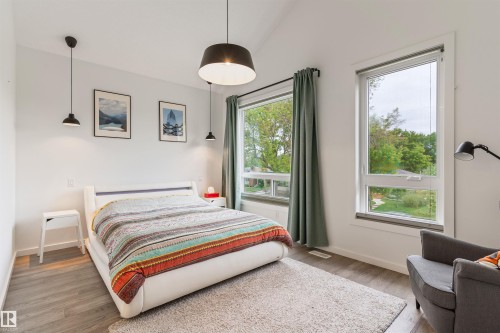 9124 73 Avenue, Edmonton, AB 