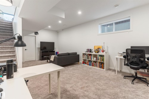 9124 73 Avenue, Edmonton, AB 