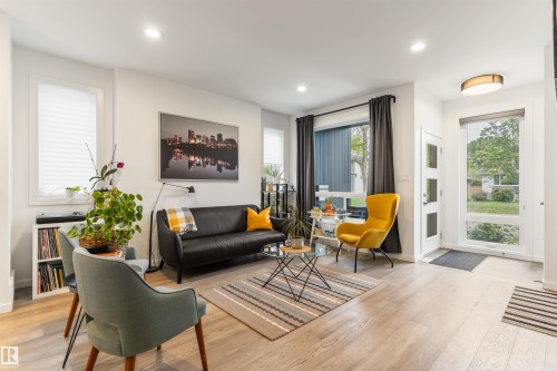 9124 73 Avenue, Edmonton, AB 